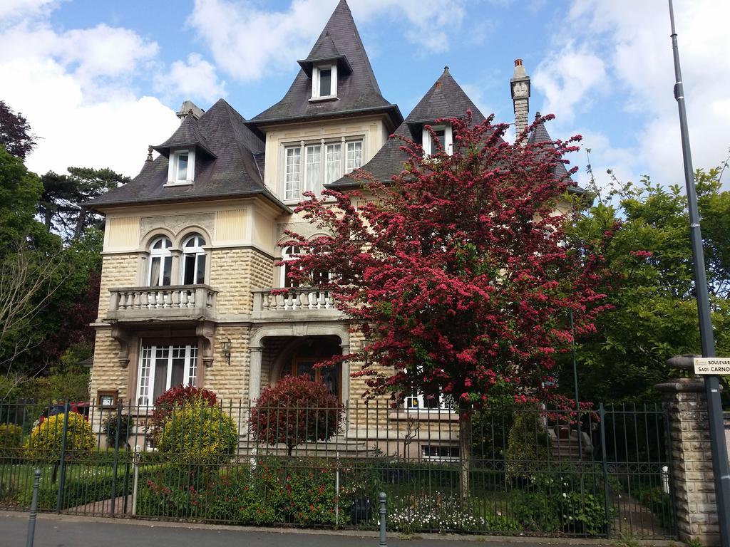 Le Castel Guesthouse Μπαγιέ Εξωτερικό φωτογραφία