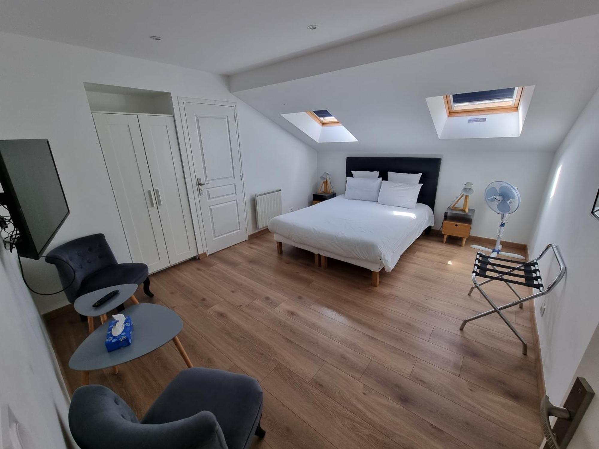 Le Castel Guesthouse Μπαγιέ Εξωτερικό φωτογραφία