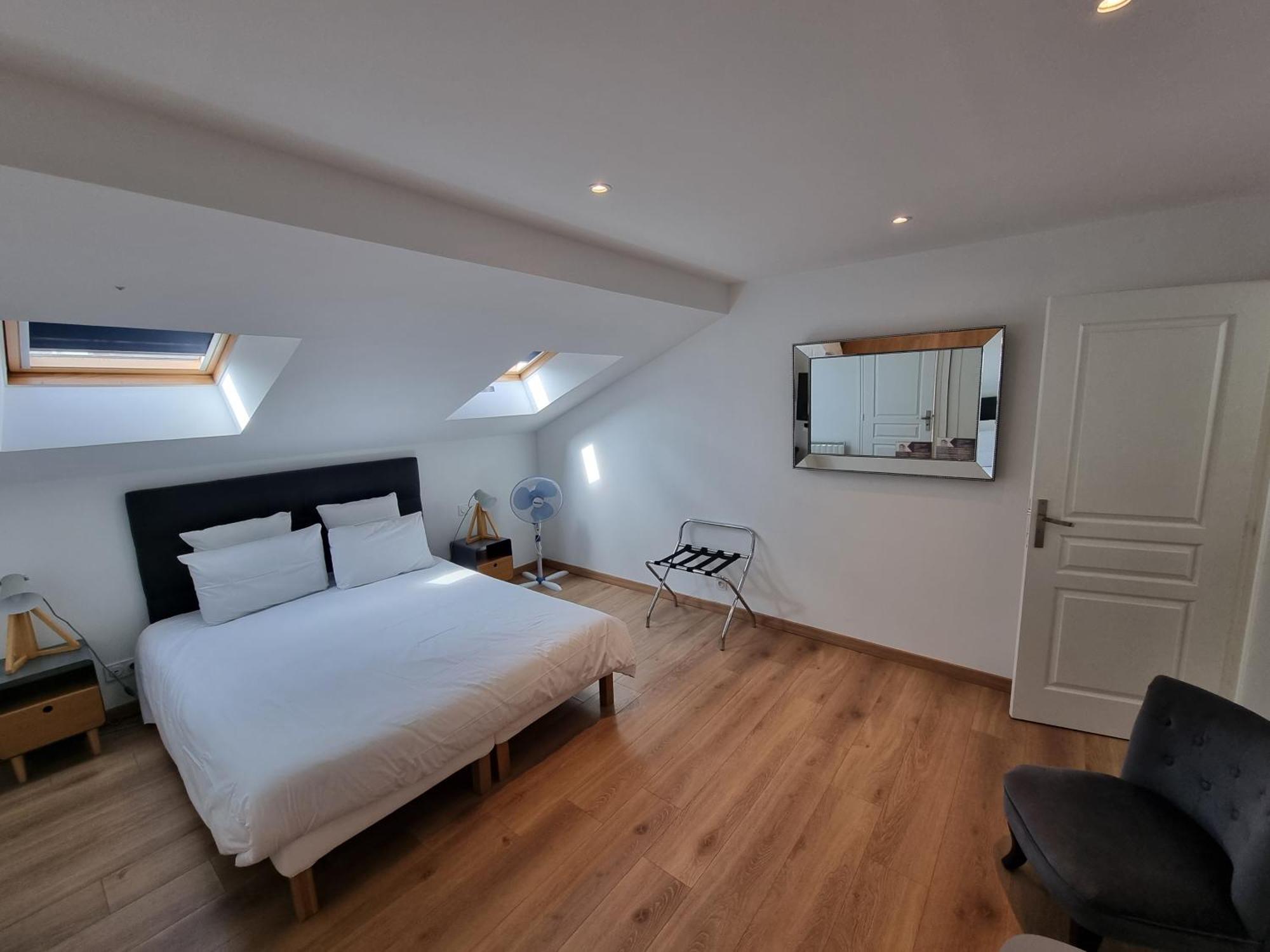 Le Castel Guesthouse Μπαγιέ Εξωτερικό φωτογραφία