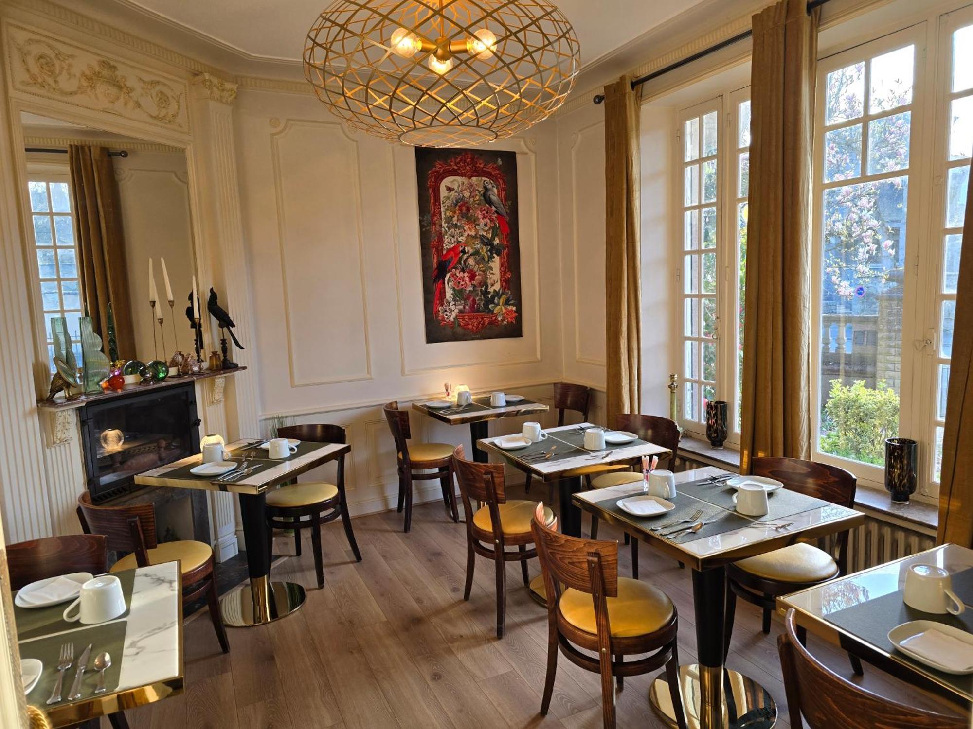 Le Castel Guesthouse Μπαγιέ Εξωτερικό φωτογραφία