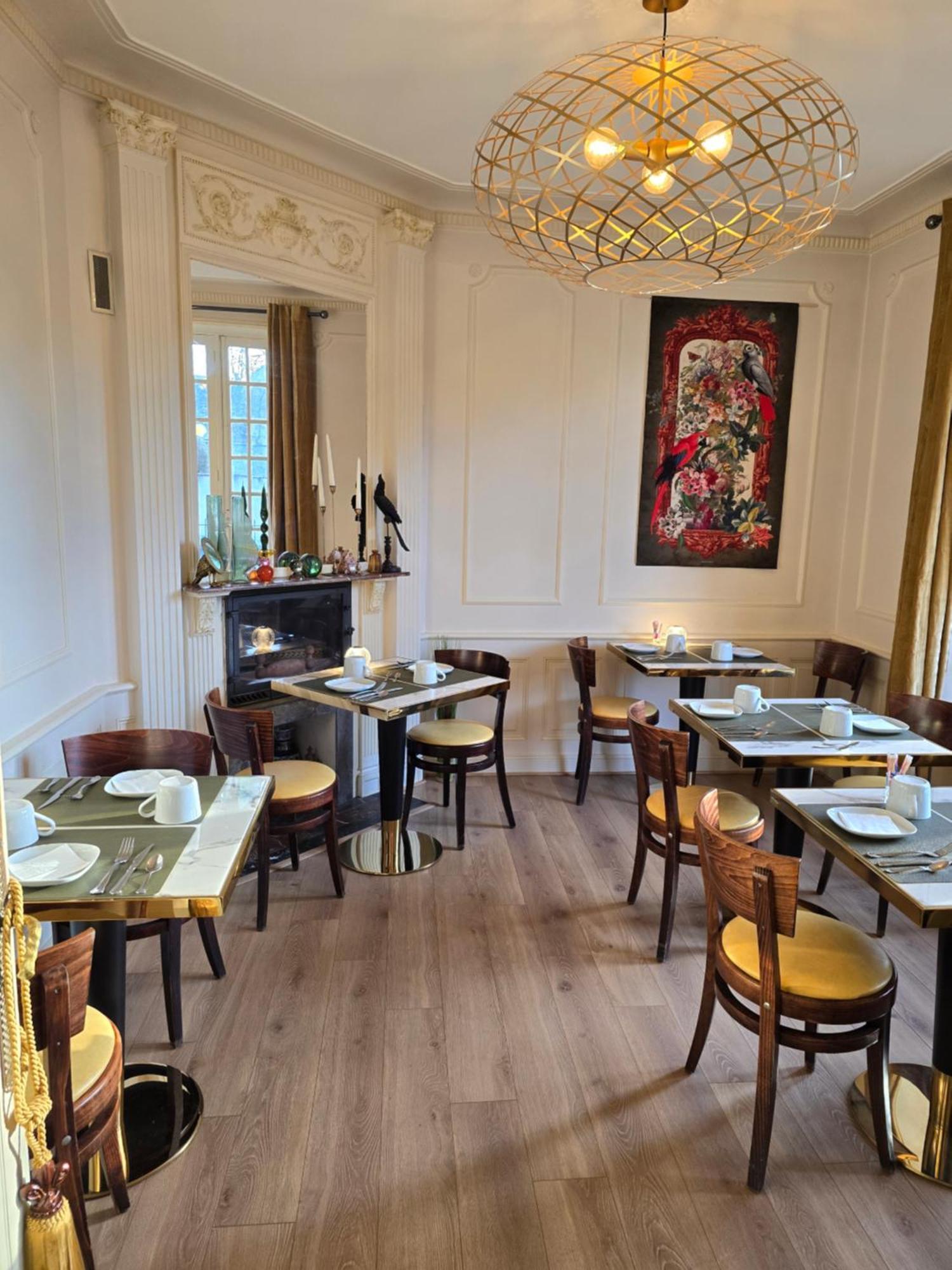 Le Castel Guesthouse Μπαγιέ Εξωτερικό φωτογραφία