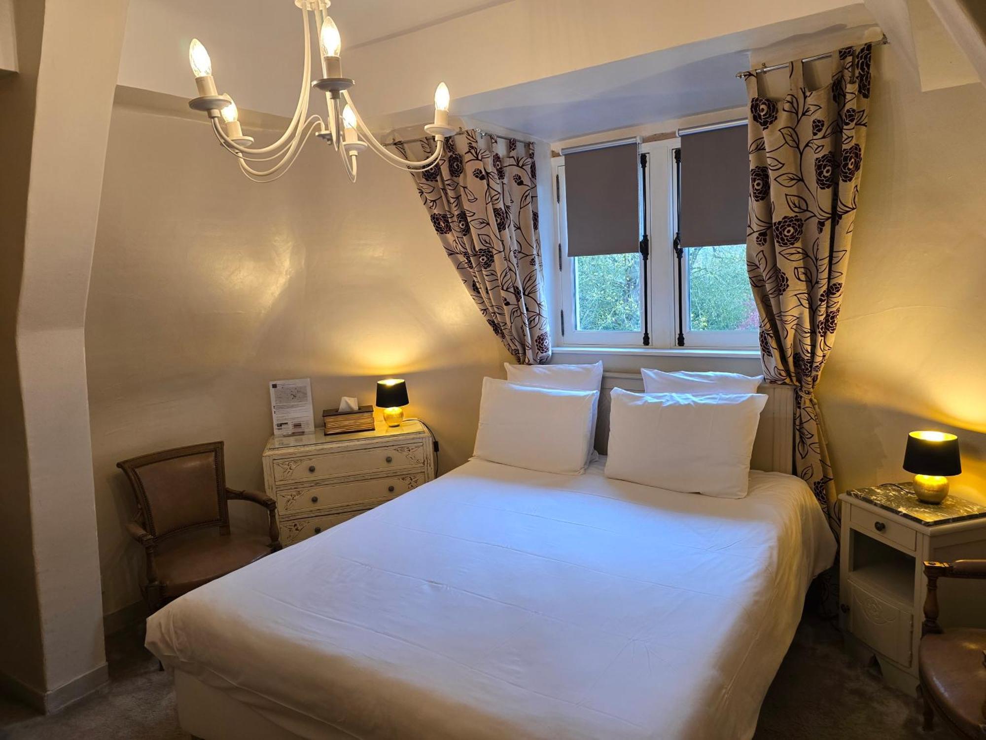 Le Castel Guesthouse Μπαγιέ Εξωτερικό φωτογραφία