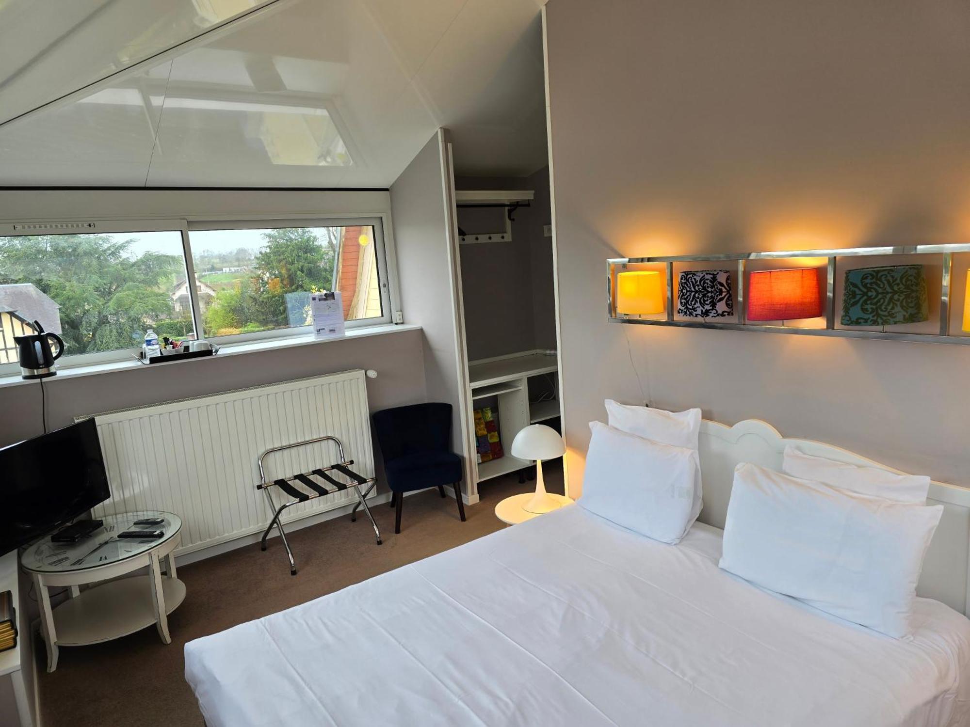 Le Castel Guesthouse Μπαγιέ Δωμάτιο φωτογραφία