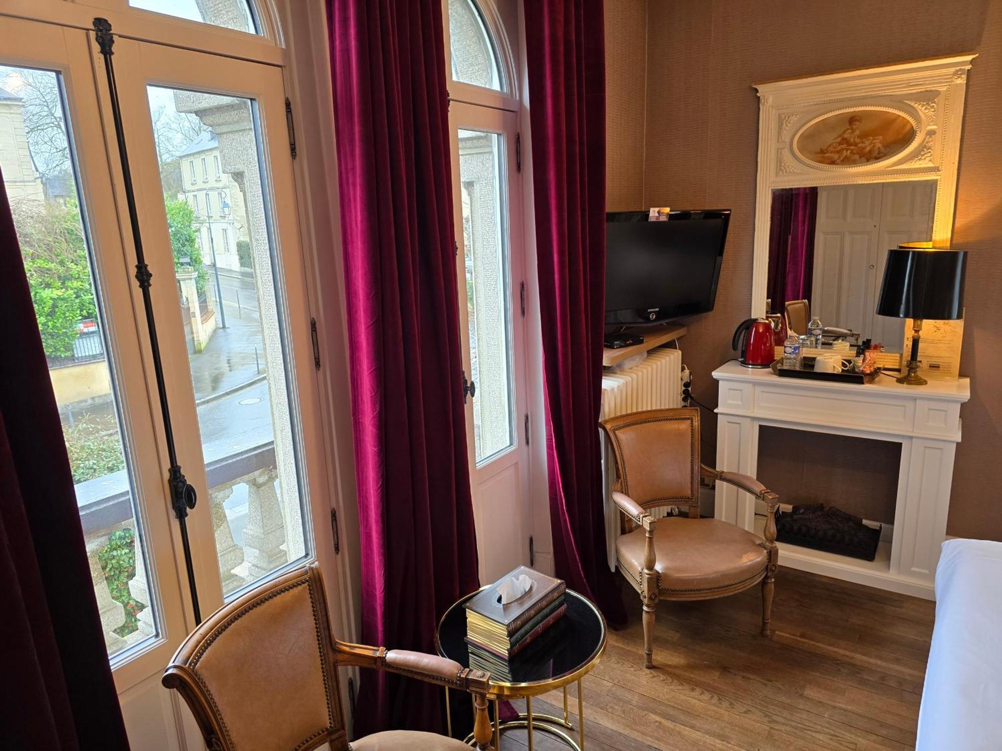 Le Castel Guesthouse Μπαγιέ Εξωτερικό φωτογραφία