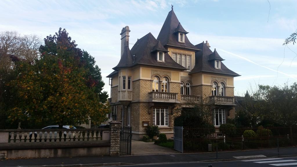 Le Castel Guesthouse Μπαγιέ Εξωτερικό φωτογραφία