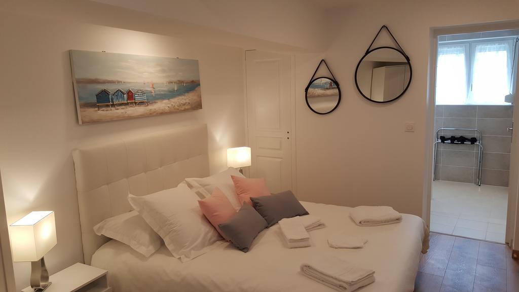 Le Castel Guesthouse Μπαγιέ Εξωτερικό φωτογραφία